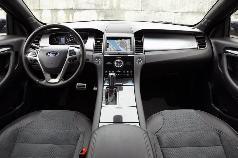  Ford Taurus SHO 2013 года  (фото 22 из 56)